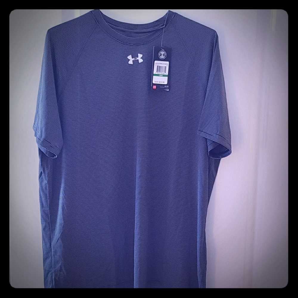 Under Armour never worn short sleve dry fit shirt